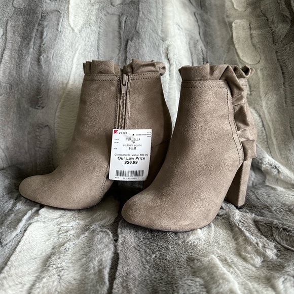 XOXO Ysabella taupe booties size 6 - Picture 3 of 3
